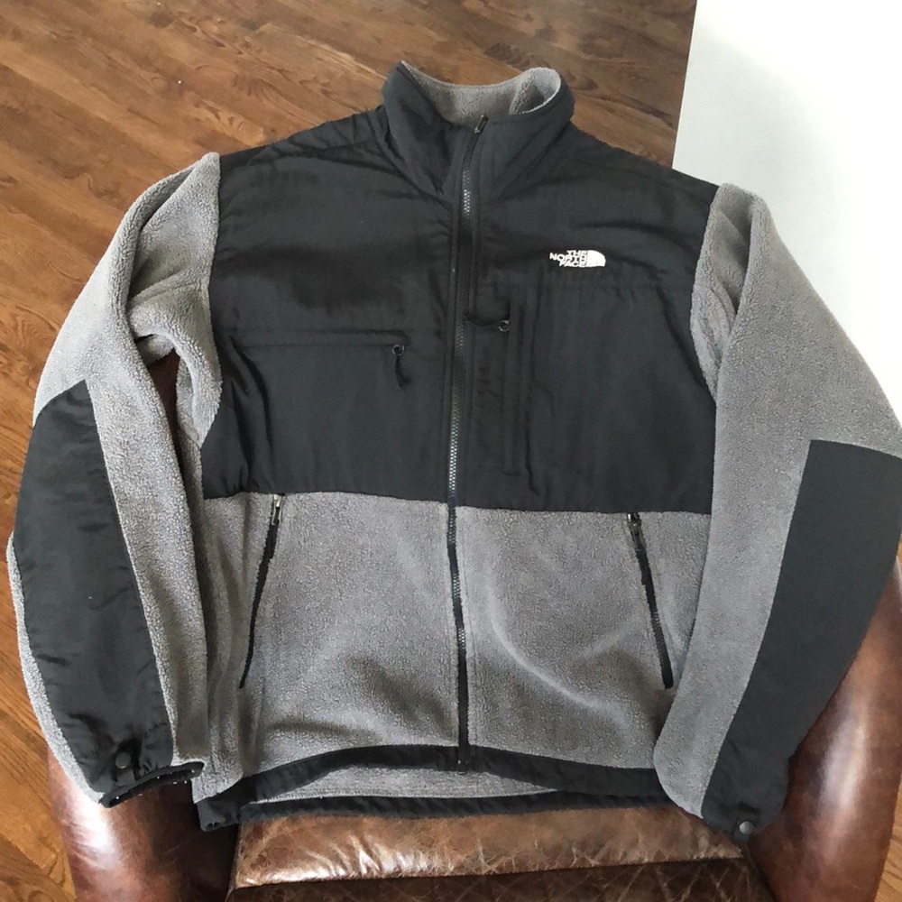 Men’s North Face fleece jacket